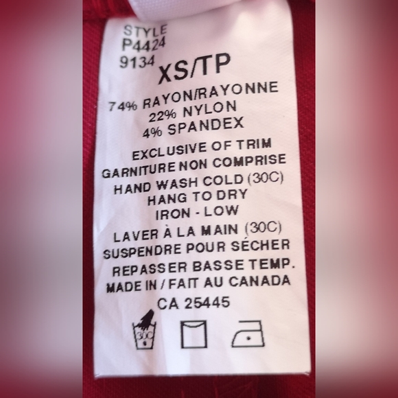 Red pencil skirt. - Picture 3 of 6